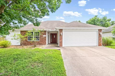 3708 Panther Dr, Columbia, MO 65202