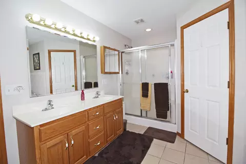 Bath - 135 Spring Ave, Holts Summit, MO 65043 photo 1 of 3