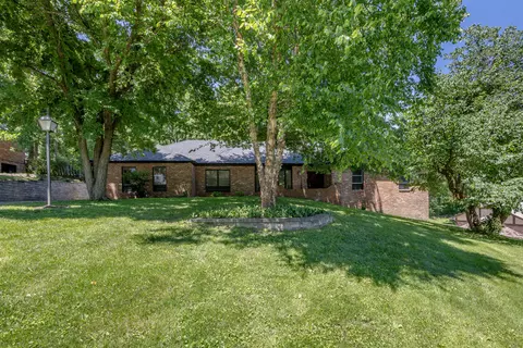 320 Fox Creek Rd, Jefferson City, MO 65109