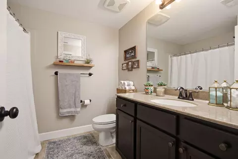 Bath - 2114 Mace Ct, Columbia, MO 65201 photo 8 of 9