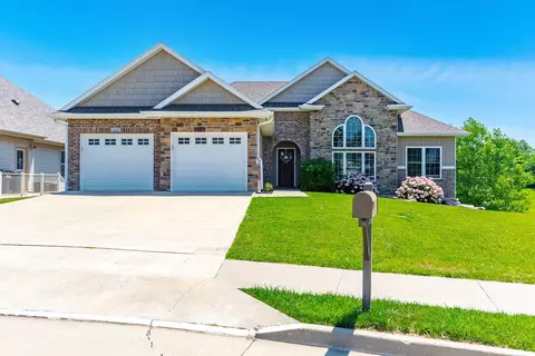 Exterior - 2114 Mace Ct, Columbia, MO 65201 photo 4 of 11