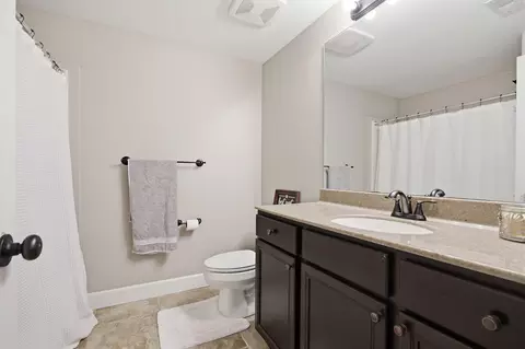 Bath - 2114 Mace Ct, Columbia, MO 65201 photo 9 of 9