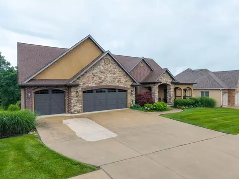 605 Old Hawthorne Dr, Columbia, MO 65201
