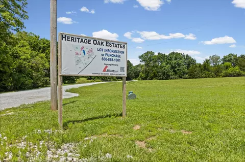 16695 S Pin Oak Dr, Boonville, MO 65233