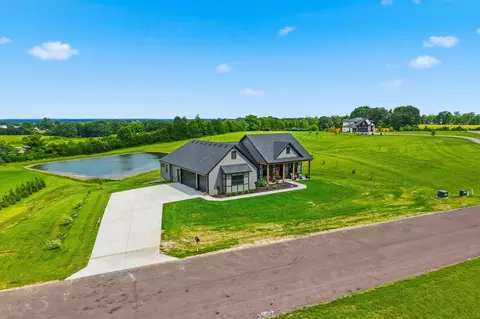 5900 E Nevin Ct, Hartsburg, MO 65039