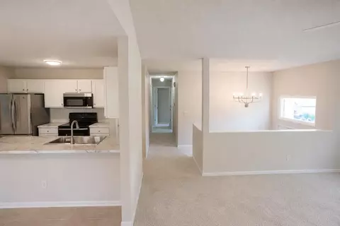 Entry Way - 809 Timbers Ct, Columbia, MO 65201 photo 2 of 3