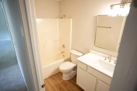 Bath - 809 Timbers Ct, Columbia, MO 65201 photo 1 of 3