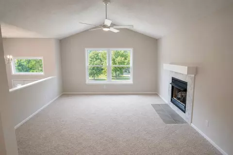 Living - 809 Timbers Ct, Columbia, MO 65201 photo 2 of 4