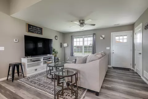 Other - 915 Lois Dr, Centralia, MO 65240 photo 1 of 6