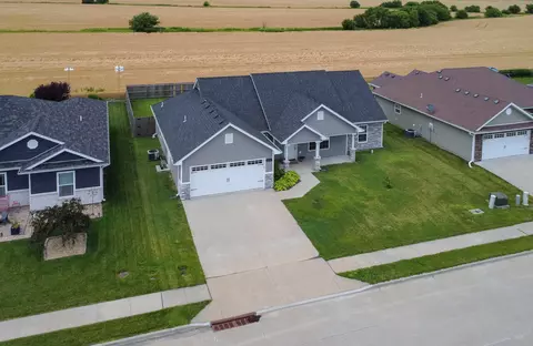 View/Area - 915 Lois Dr, Centralia, MO 65240 photo 2 of 9