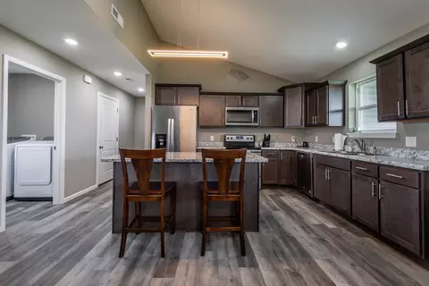 Kitchen - 915 Lois Dr, Centralia, MO 65240 photo 1 of 4
