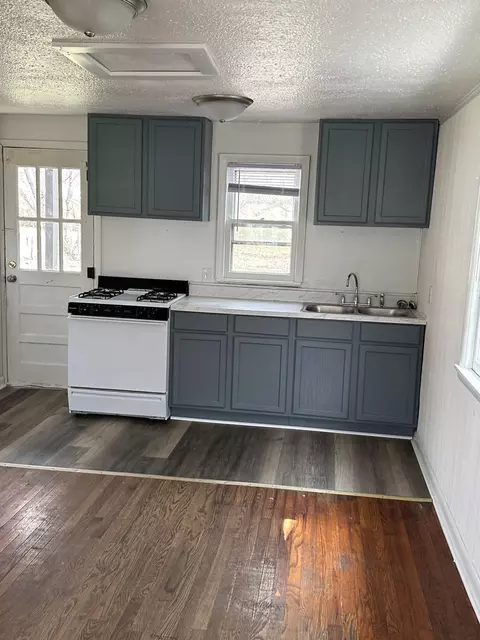 Kitchen - 600-602 Clinkscales Rd, Columbia, MO 65203 photo 3 of 4