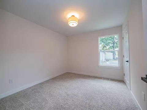 Bedroom - 823 Myra St, Moberly, MO 65270 photo 3 of 6