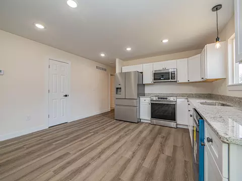 Kitchen - 823 Myra St, Moberly, MO 65270 photo 2 of 2