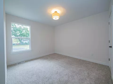 Bedroom - 823 Myra St, Moberly, MO 65270 photo 5 of 6