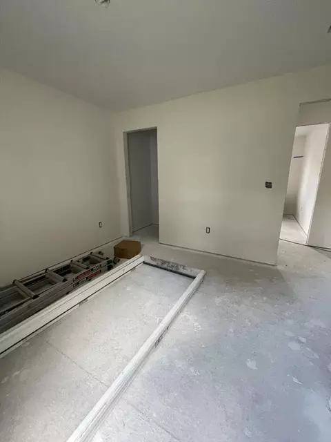 Bedroom - 823 Myra St, Moberly, MO 65270 photo 2 of 2
