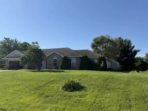 13465 Rosedown Ct, Boonville, MO 65233
