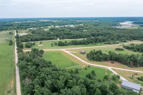 24 Halyon Ests, Perry, MO 63462 photo 4