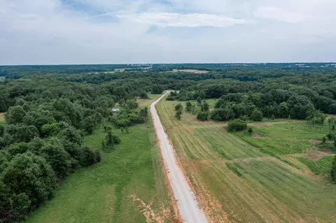 27 Halyon Ests, Perry, MO 63462 photo 4