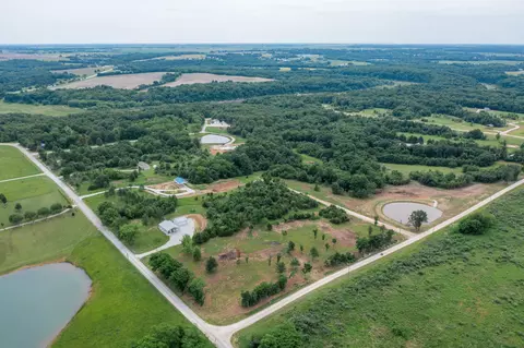 7 Halyon Ests, Perry, MO 63462 photo 2