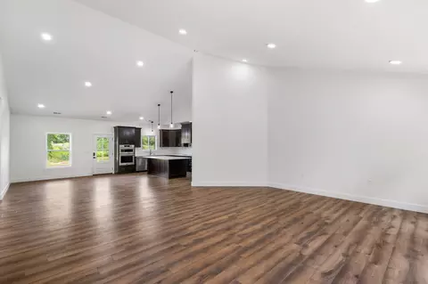 Living - 39016 Missouri 41, Nelson, MO 65347 photo 3 of 5