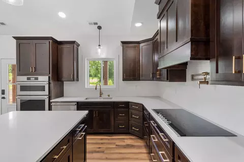 Kitchen - 39016 Missouri 41, Nelson, MO 65347 photo 2 of 2