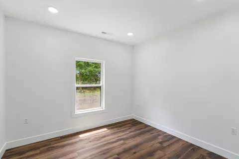 Bedroom - 39016 Missouri 41, Nelson, MO 65347 photo 3 of 13
