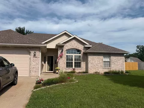 6151 E Douglas Pkwy, Hallsville, MO 65255