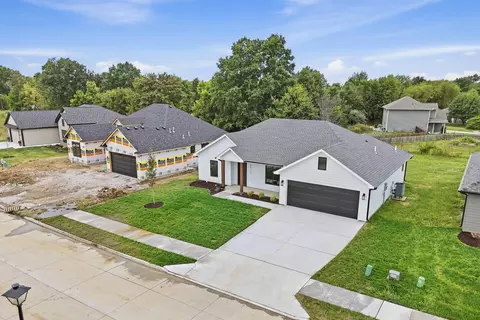 View/Area - 6012 Kestrel Lp Lp, Columbia, MO 65202 photo 2 of 7