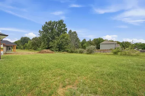 Exterior - 6012 Kestrel Lp Lp, Columbia, MO 65202 photo 5 of 6