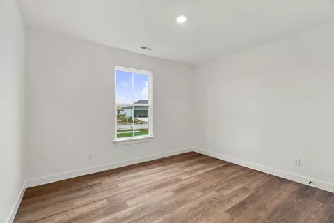 Bedroom - 6012 Kestrel Lp Lp, Columbia, MO 65202 photo 5 of 6