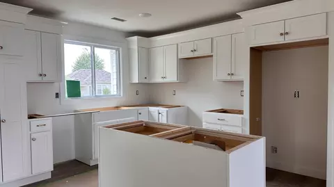 Kitchen - 6012 Kestrel Lp Lp, Columbia, MO 65202 photo 1 of 2