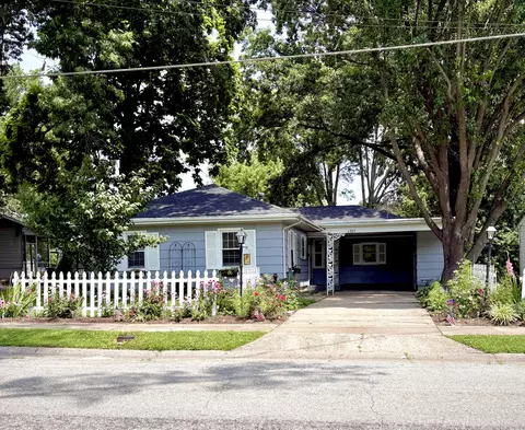 1205 Pollock Rd, Mexico, MO 65265