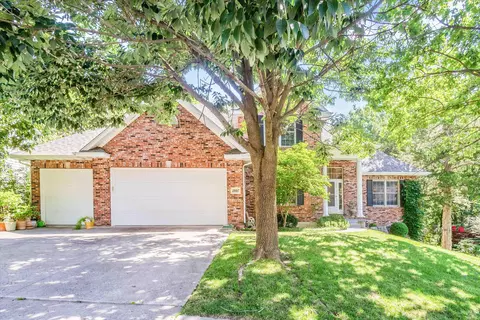 1807 Crystal Pt, Columbia, MO 65203