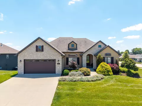 6400 Shallow River Dr, Columbia, MO 65201