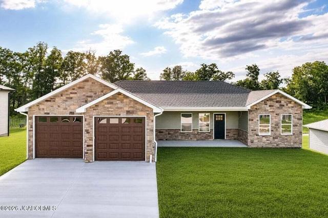 782 Vine Dr, Holts Summit, MO 65043