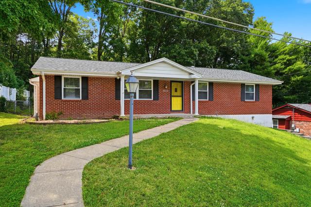 2513 Twin Hills Rd, Jefferson City, MO 65109