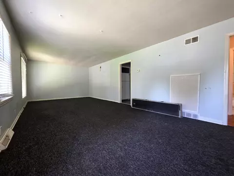 Living - 305 Sunset Dr, Fulton, MO 65251 photo 1 of 3