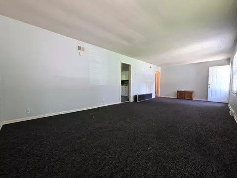 Living - 305 Sunset Dr, Fulton, MO 65251 photo 2 of 3