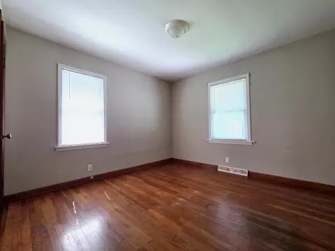 Bedroom - 305 Sunset Dr, Fulton, MO 65251 photo 4 of 5