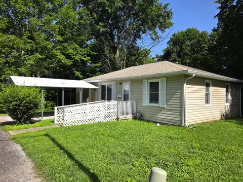 305 Sunset Dr, Fulton, MO 65251
