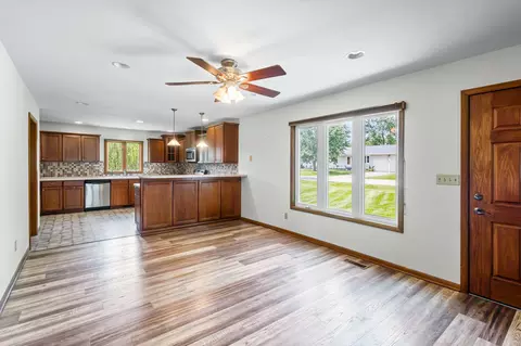Living - 1200 E Logan St, Moberly, MO 65270 photo 6 of 9