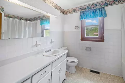 Bath - 1200 E Logan St, Moberly, MO 65270 photo 3 of 3