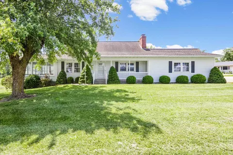 Exterior - 1200 E Logan St, Moberly, MO 65270 photo 2 of 4