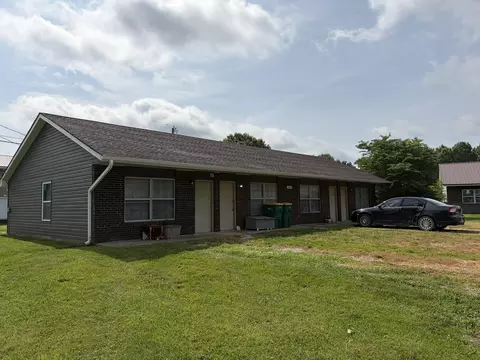 7402 N Svena Dr, Columbia, MO 65202
