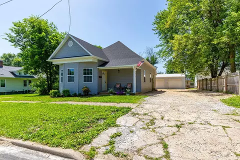 1016 E Jackson St, Mexico, MO 65265 photo 2