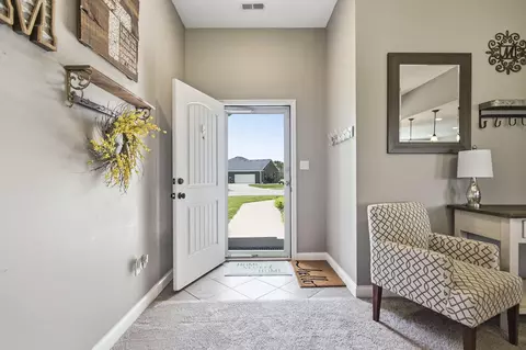 922 Windset Ct, Centralia, MO 65240 photo 8