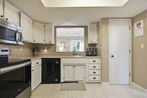 Kitchen - 461 Foxfire Dr, Columbia, MO 65201 photo 3 of 3