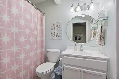 Bath - 461 Foxfire Dr, Columbia, MO 65201 photo 2 of 6