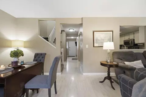 Entry Way - 461 Foxfire Dr, Columbia, MO 65201 photo 5 of 9